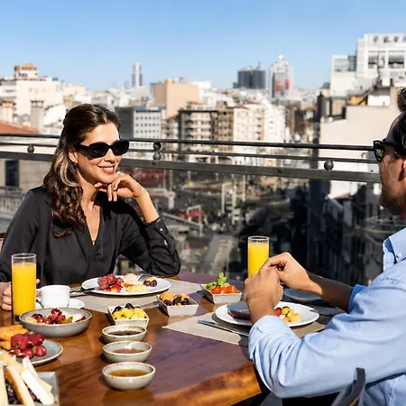 Akka Lush Taksim Hotel 4*