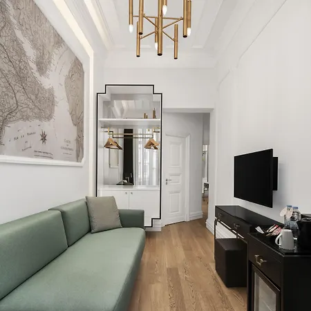 Akka Lush Taksim Hotel 4*