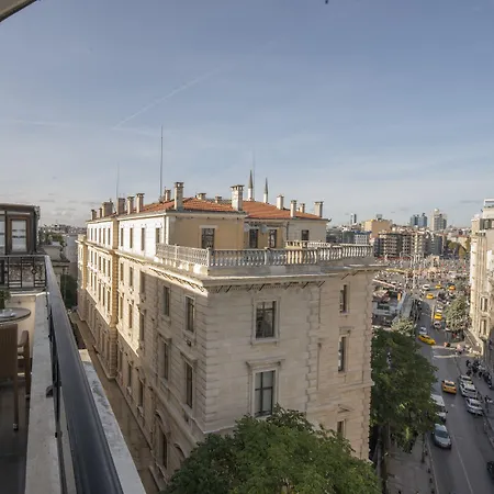 Akka Lush Taksim Istanboel