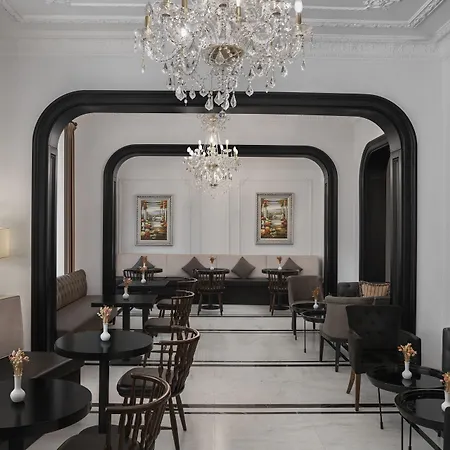 Akka Lush Taksim Istanboel