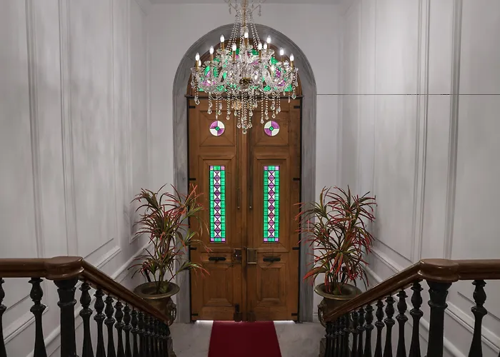 Akka Lush Taksim Hotel 4*