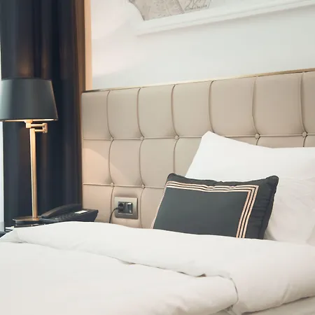 Akka Lush Taksim Istambul